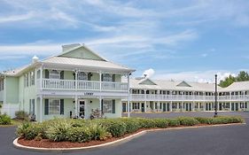 Super 8 By Wyndham Bay St. Louis